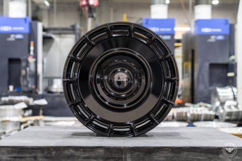 Vossen Forged X Urban UV-7 - 24x10 / ET15 / 5x130 w/ Floating Cap - Gloss Black (Mercedes G Class)