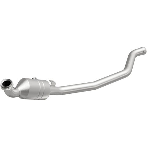 MagnaFlow Direct Fit Catalytic Converter 2006-2011 R350 3.5 L Underbody