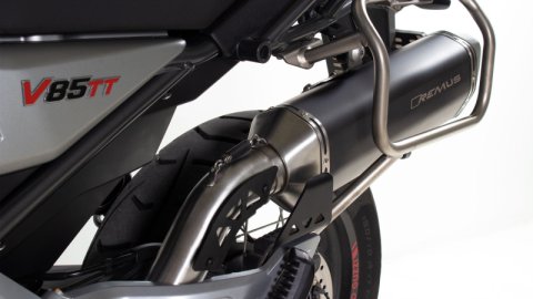 Remus 2019 Moto Guzzi Moto Guzzi V85 TT Black Hawk Black Slip On w/Connection Tube (1x rms0105 455519, 1x rms64783 455519)