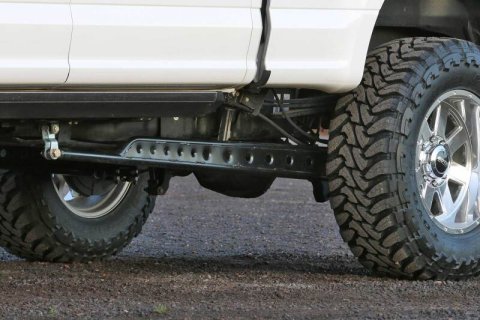 Fabtech 2023+ Ford F250/F350 4WD Super Duty Floating Rear Traction Bar System
