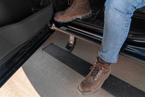 AMP Research 23-24 Chevrolet Colorado / GMC Canyon Crew Cab PowerStep Plug N Play - Black thumbnail 2