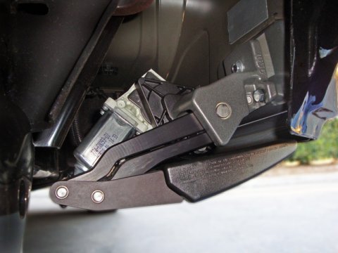 AMP Research 23-24 Chevrolet Colorado / GMC Canyon Crew Cab PowerStep Plug N Play - Black thumbnail 9