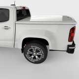 UnderCover 15-19 Chevy Colorado/GMC Canyon 5ft Lux Bed Cover - Silver Ice thumbnail 1