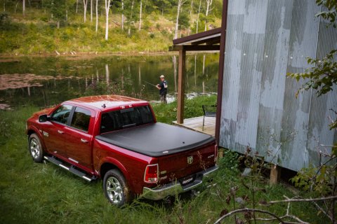 UnderCover 19-20 Ram 1500 6.4ft SE Bed Cover - Black Textured thumbnail 9