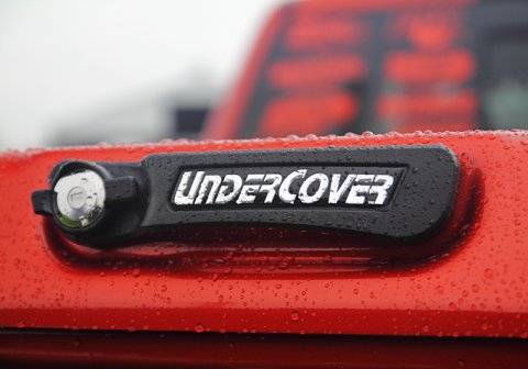 UnderCover 14-17 Toyota Tundra 6.5ft Elite LX Bed Cover - Black thumbnail 8