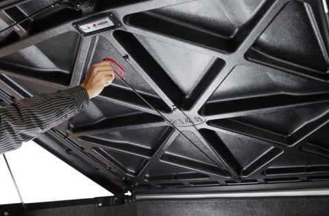 UnderCover 2022 Nissan Frontier 5ft Elite Bed Cover - Black Textured thumbnail 2