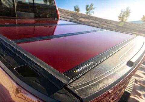 UnderCover 14-18 Chevy/GMC Silverado/Sierra 68.4in Fusion Bed Cover - Summit White thumbnail 4