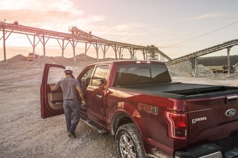 Roll-N-Lock 07-18 Toyota Tundra Crew Max Cab XSB 65in A-Series Retractable Tonneau Cover thumbnail 3