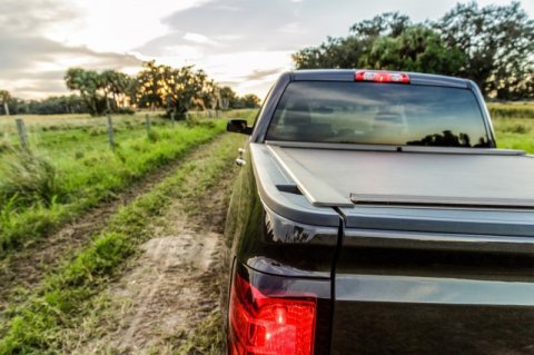 Roll-N-Lock 15-18 Chevy Silverado/Sierra 2500/3500 SB 77-3/8in A-Series Retractable Tonneau Cover thumbnail 3