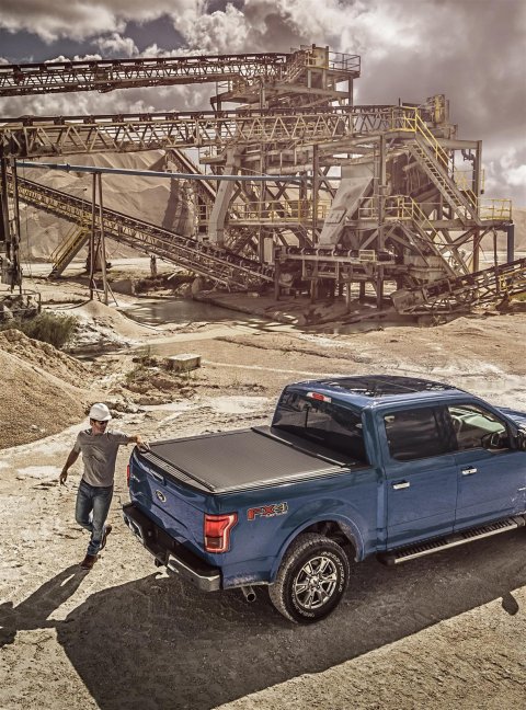 Roll-N-Lock 07-17 Toyota Tundra Crew Max Cab 65in E-Series Retractable Tonneau Cover thumbnail 6