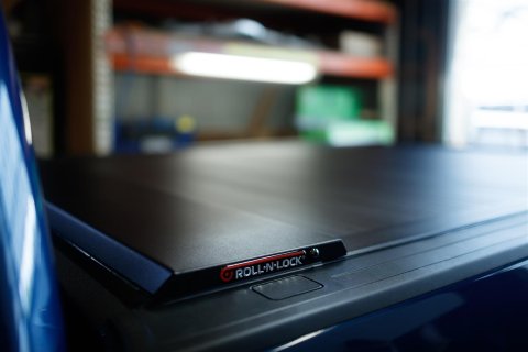 Roll-N-Lock E-Series Retractable Tonneau Covers for 2014-2018 SIERRA 1500, SILVERADO 1500 - RC220E Cover, E-Series, Retractable, Clamp-On, Aluminum, Black Powdercoat, Chevy, GMC, 5.75 ft. Truck Bed Length, Each thumbnail 4