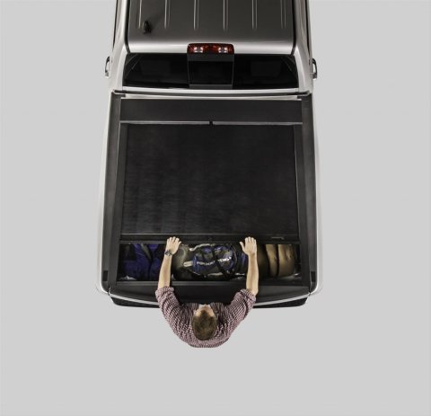 Roll-N-Lock 02-07 Chevy Silverado/Sierra Denali SB 77-3/4in M-Series Retractable Tonneau Cover