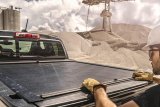Roll-N-Lock 07-13 Chevy Silverado/Sierra 1500 w/OE Rail Caps LB 96-1/4in M-Series Tonneau Cover thumbnail 3