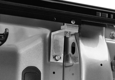 Roll-N-Lock 2019 Ford Ranger 72.7in E-Series Retractable Tonneau Cover thumbnail 9