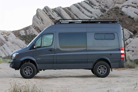 Fabtech 15-22 Mercedes Sprinter 2500/3500 Rear Box Kit thumbnail 1