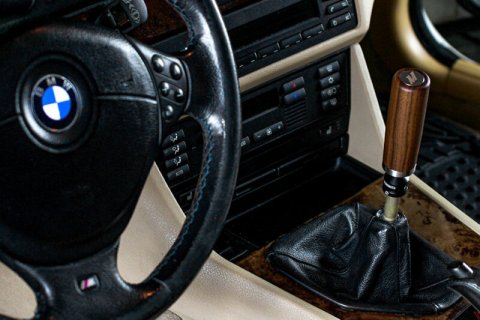 Mishimoto Non-Threaded Shifter Adapter Kit - Black thumbnail 1
