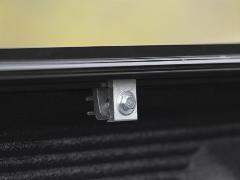 BAK 16-20 Toyota Tacoma 5ft Bed BAKFlip F1 thumbnail 1