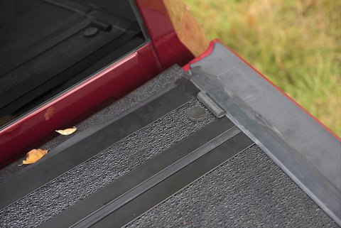 BAK 16-20 Toyota Tacoma 5ft Bed BAKFlip F1 thumbnail 2
