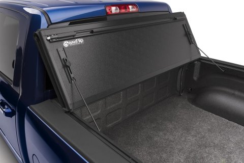 BAK 2020 Chevy Silverado 2500/3500 HD 6ft 9in Bed BAKFlip G2 thumbnail 2