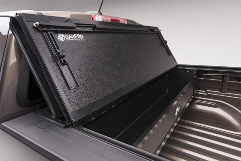 BAK 93-04 Chevy S-10 Sonoma 6ft Bed BAKFlip G2 thumbnail 1