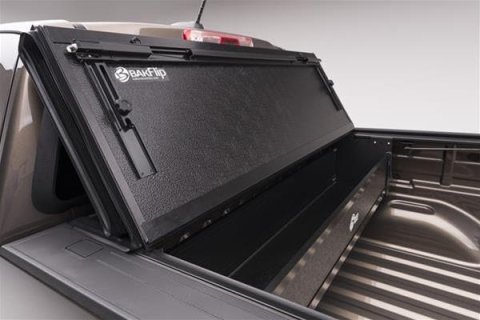 BAK 19-20 Ford Ranger 5ft Bed BAKFlip G2 thumbnail 1