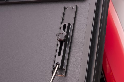 BAK 05-20 Nissan Frontier 6ft Bed BAKFlip MX4 Matte Finish thumbnail 2