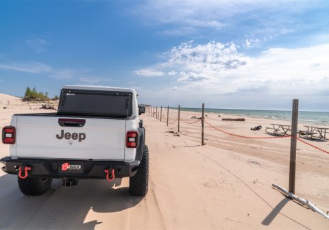 BAK 2020 Jeep Gladiator 5ft Bed BAKFlip MX4 thumbnail 8