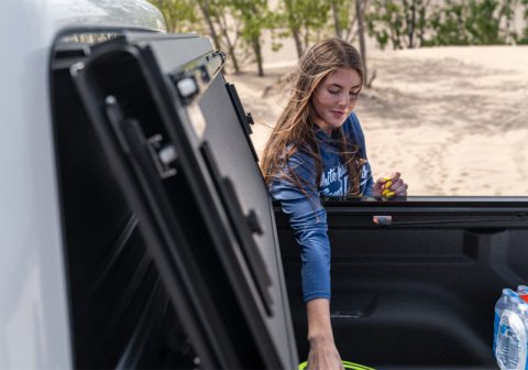 BAK 2020 Jeep Gladiator 5ft Bed BAKFlip MX4 thumbnail 9