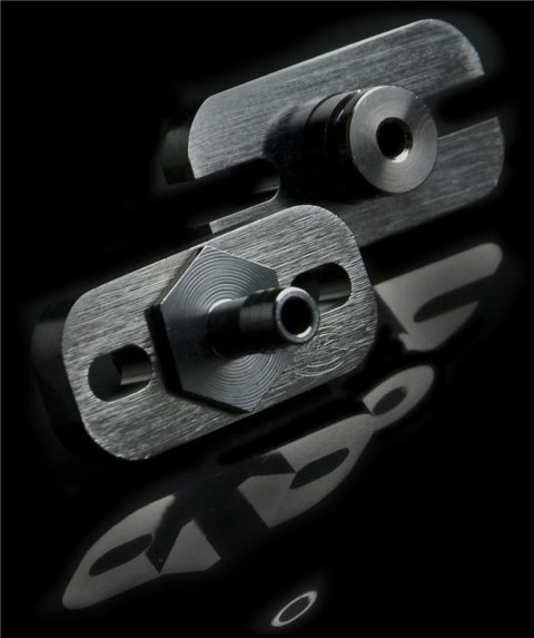 Weapon R 85-05 Toyota 2.0L -3.0L Fuel Rail Adapter