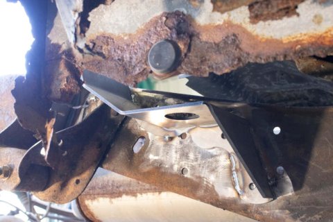 Rust Buster 1988-1998 Chevrolet & GMC C/K 1500 & 2500 Bed and Cab Mount Brackets - Left thumbnail 1