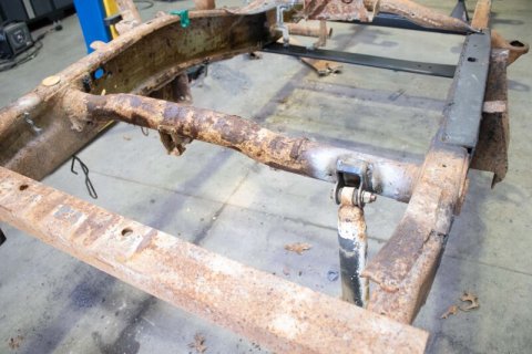 Rust Buster 01-10 GM Pickup Body Mount Brackets-(Left) thumbnail 4