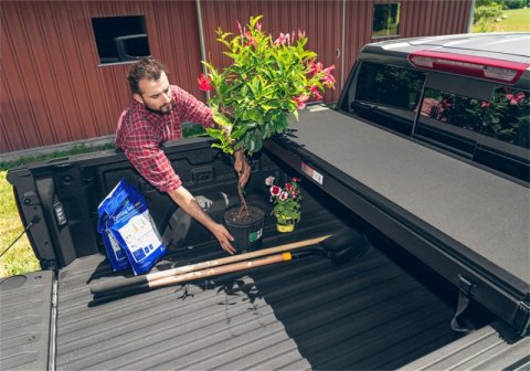 Extang 19-23 Chevy/GMC Silverado/Sierra 1500 (8ft. 2in. Bed) Solid Fold ALX thumbnail 7