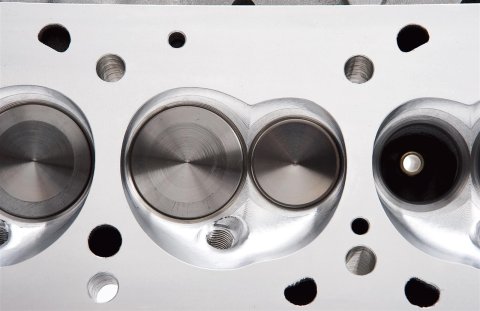 Edelbrock Cylinder Head Performer RPM CNC Pontiac 1962-1969 455 CI C8 72 cc Combustion Chamber