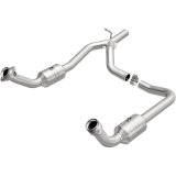 MagnaFlow Direct Fit Catalytic Converter 2009-2014 E-150 4.6 L Underbody thumbnail 1