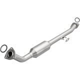MagnaFlow Direct Fit Catalytic Converter OEM 2001-2004 Toyota Sequoia Underbody thumbnail 1