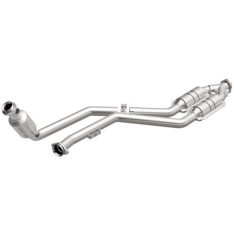 MagnaFlow Direct Fit Catalytic Converter 99-00 Mercedes CLK320 3.2L