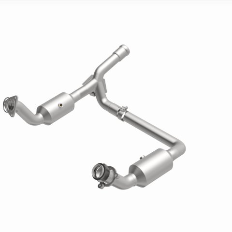 MagnaFlow 19-20 GMC Sierra 1500 Single Underbody 4.3L/5.3L Direct Fit Catalytic Converter thumbnail 4