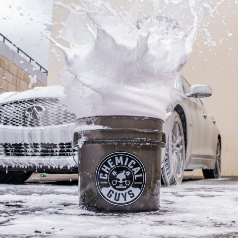 Chemical Guys Heavy Duty Detailing Bucket Smoked Black (4.5 Gal) thumbnail 7