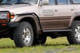 ARB Deluxe Side Rail & Step S 80Ser W/Floor thumbnail 3
