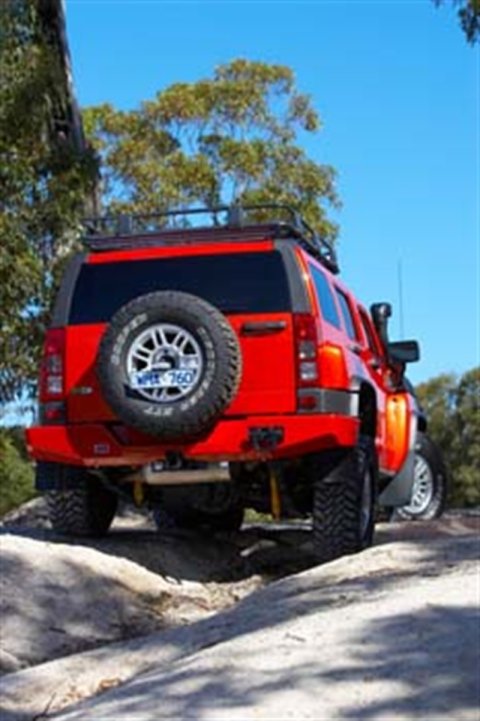 ARB Rear Bar Hummer H3 No Flr thumbnail 1