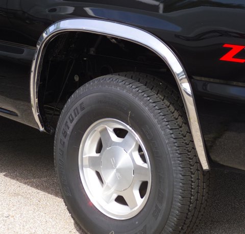 Putco 03-07 Ford Crown Victoria - half Stainless Steel Fender Trim