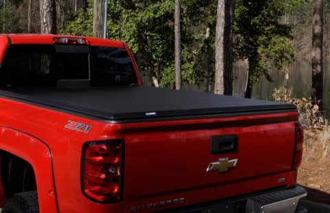 Lund 15-17 Chevy Colorado Fleetside (6ft. Bed) Hard Fold Tonneau Cover - Black thumbnail 3
