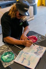 Rigid Industries x SHREDDY 360-Series 4in Lights w/Wt Bcklght (2) + 6 Covers (2 Pink/2 Teal/2 Blk) thumbnail 4