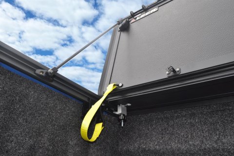 LEER 2016+ Toyota Tacoma HF650M 5Ft2In w/Track Tonneau Cover - Folding thumbnail 3