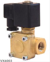 Kleinn Black Triple Horn/ 15In/13In/11In - High Impact ABS Trumpet/ Zinc Alloy Base thumbnail 2