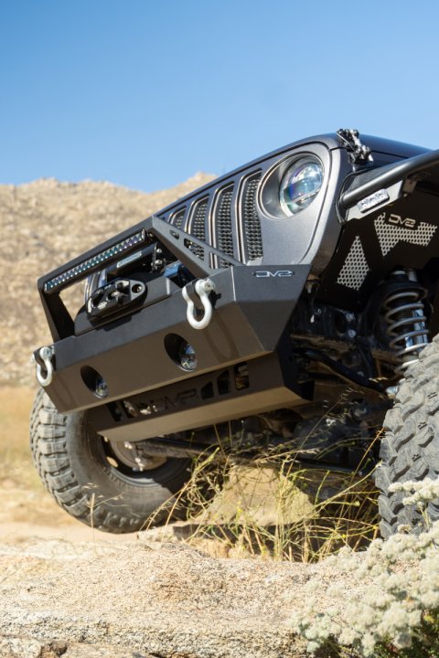DV8 Offroad 18-23 Jeep Wrangler JL/JT Front Bumper Sway-Bar Disconnect Motor Skid Plate thumbnail 2
