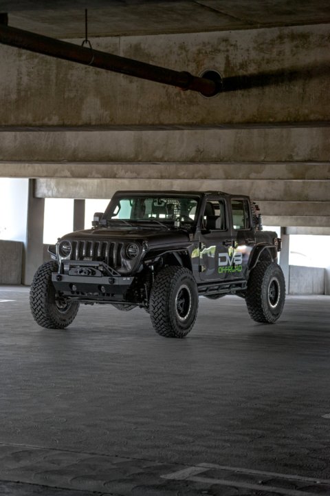 DV8 Offroad 07-23 Jeep Wrangler/Gladiator JT/JK/JL FS-25 Stubby Front Bumper w/Plated Bull Bar thumbnail 3