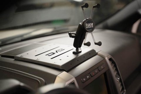 DV8 Offroad 15-20 F-150/17-21 F250/350 Digital Device Dash Mount thumbnail 4