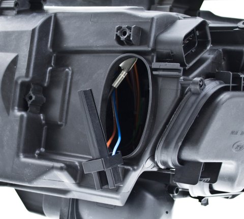 Hella 2006-2008 BMW 323i Bi-Xenon Headlight Assembly thumbnail 6