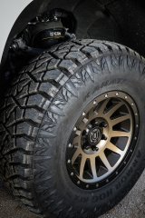 ICON 19-23 GM 1500 2.38-3.75in Stage 2 EXP Suspension System w/ Billet UCA (1x ico78720DJ, 2x ico76526, 2x ico71607) thumbnail 2